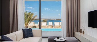 The Palms Resort Villa Beach Six with Pool