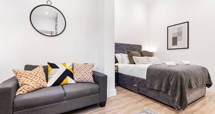 1 Bed Studio in Prime Location