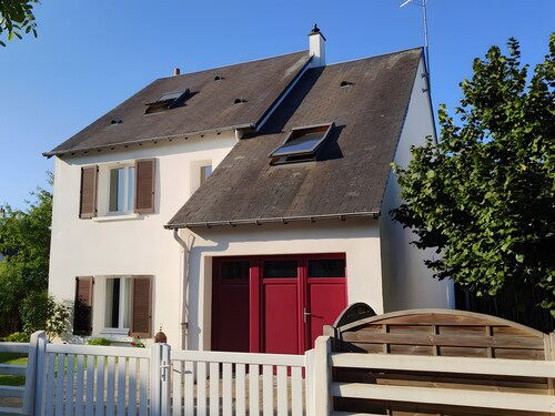 “Lesseps” Guest Room with Wi-Fi in Vendôme