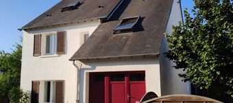 “Lesseps” Guest Room with Wi-Fi in Vendôme