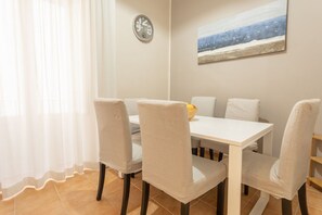 Dining - GuestHost - Roomy apartment of 135 sqm, for up to 6 people, located on the 1st floor of a building (NO lift). The apartment is located in a strategic area as it is only 300 meters from the historic center of Trapani and 400 mt from the Port of Trapani fr (Trapani)