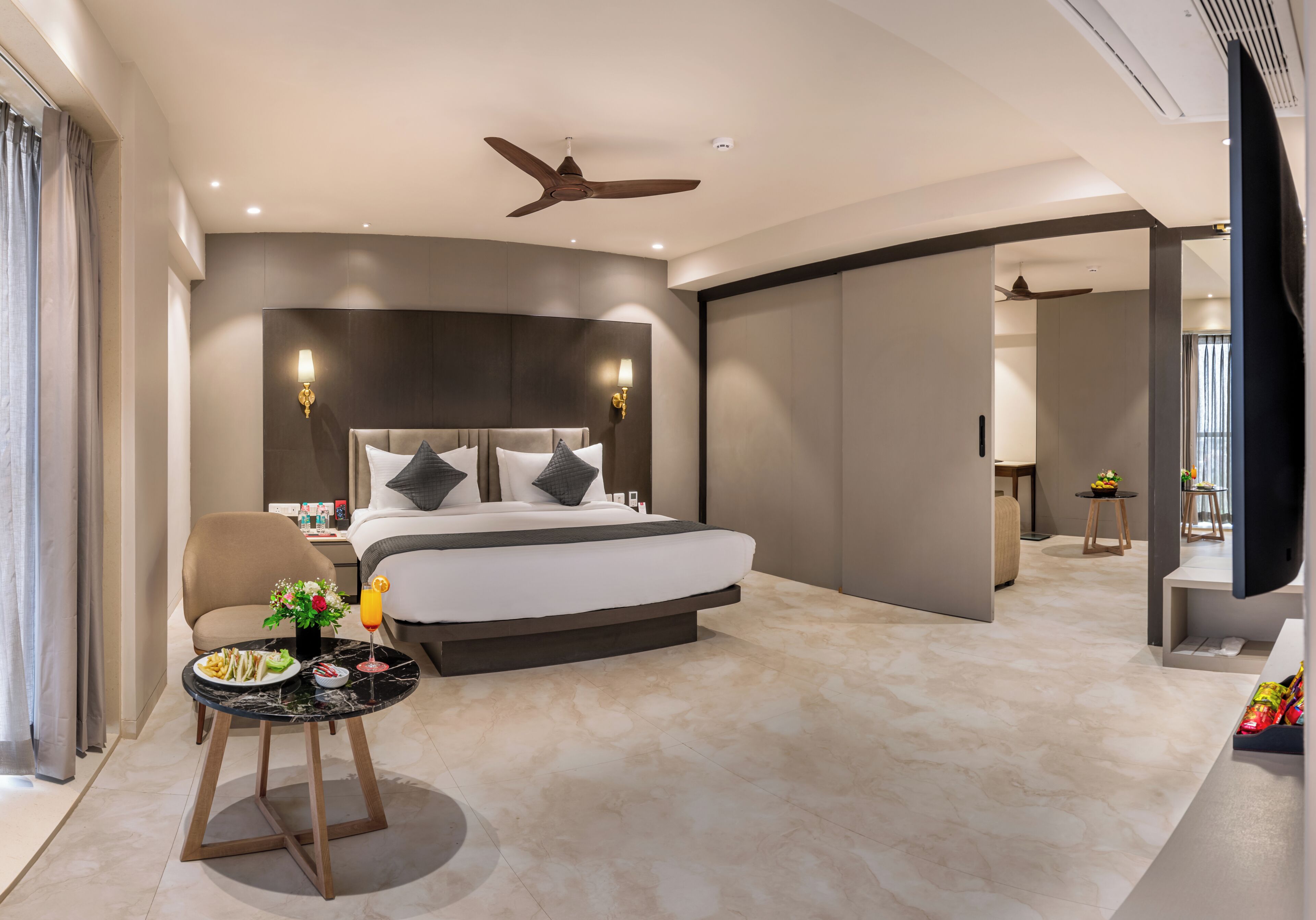 Premium Room | Hypo-allergenic bedding, desk, laptop workspace, rollaway beds