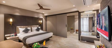 Premium Room | Hypo-allergenic bedding, desk, laptop workspace, rollaway beds
