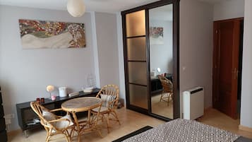 1 quarto, ferros/tábuas de passar roupa, Wi-Fi, roupa de cama