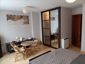 1 Schlafzimmer, Bügeleisen/Bügelbrett, WLAN, Bettwäsche