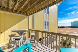 Outdoor dining - Joanie's Gem - 1st Floor Surf Condo - Sleeps 6! (Surf City)