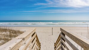 Una spiaggia nelle vicinanze
