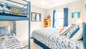 Room - Knot Too Shabby - Quaint Home with Covered Porches on Quiet Street (North Topsail Beach)
