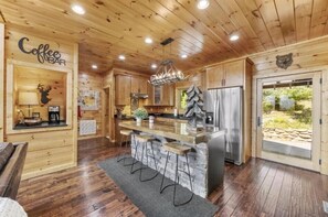 Luokittelematon kuva, 3 kautta 37, painike