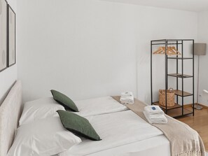 Desk, iron/ironing board, WiFi, bed sheets - Cozy room in the heart of Zurich - Stork 32 (Zürich)