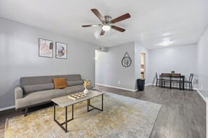 Smart TV, offices - Bright two-bed w/upgraded fixtures (Denton)