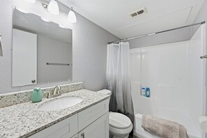 Hair dryer - 2-bedroom with large living area (Denton)