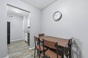 Dining - Denton pad with 2BR comfort (Denton)