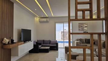Villa, 3 Bedrooms, Accessible, Smoking | Living room