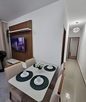 Appartement Confort, vue partielle sur la mer | Restauration