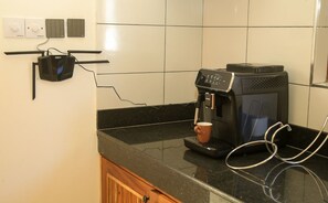Microwave, oven, stovetop - 3 Bedroom Villa Marina with AC (Mtwapa)