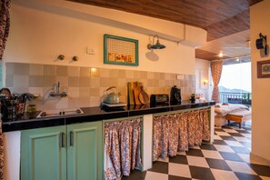 Premium-studiolejlighed - balkon - bjergudsigt | Privat tekøkken