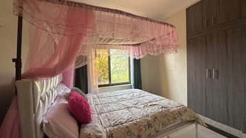 2 عدّة غرف نوم ومكواة/لوح كي وواي فاي مجانًا وملاءات أسرّة