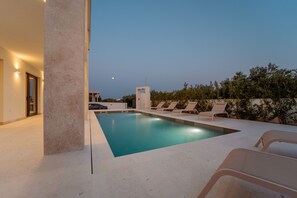 Imagen sin descripción, 4 de 49, botón