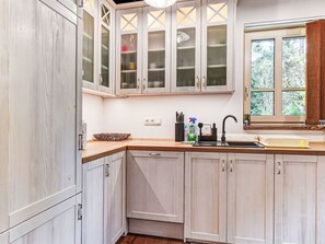 Microondas, horno y lavavajillas 