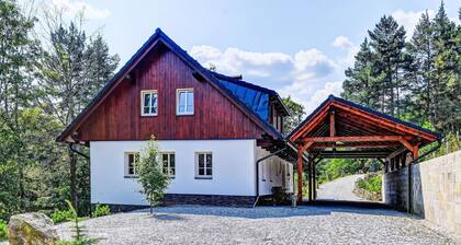 Beautiful private villa for 12 people with pool, WIFI, TV, terrace and pets allowed