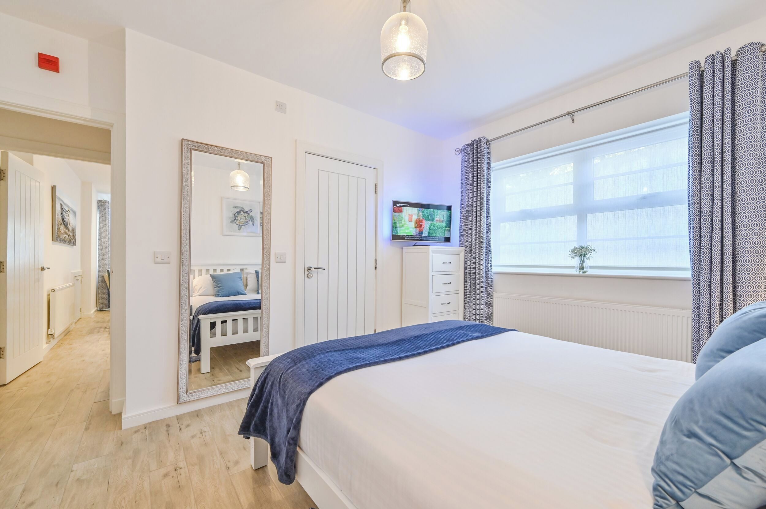 2 bedrooms, individually decorated, individually furnished, free WiFi