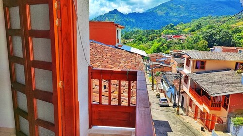 Family apartment next to the park + free parking