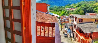 Family apartment next to the park + free parking