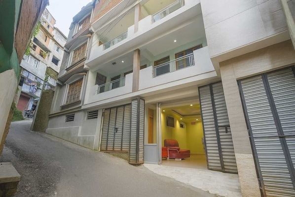 Front of property - IQRA Explore Hills by Oakwood Valley Retreat Darjeeling (Darjeeling)