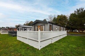 Apartment | 2 bedrooms - Host Stay Honey Bee Lodge (York)