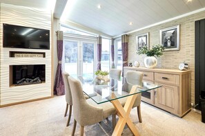 House | 2 bedrooms - Host Stay Enzo s Lodge (York)