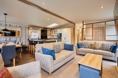 Host Stay Four Seasons Lodge