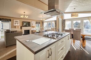 3 bedrooms - Host Stay Lakeside Gem Lodge (York)