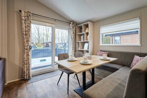 House - Host Stay Black Moorhen Lodge (York)