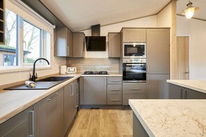 2 bedrooms - Host Stay Loki s Retreat (York)