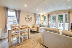 House - Host Stay Woodpark Lodge (York)