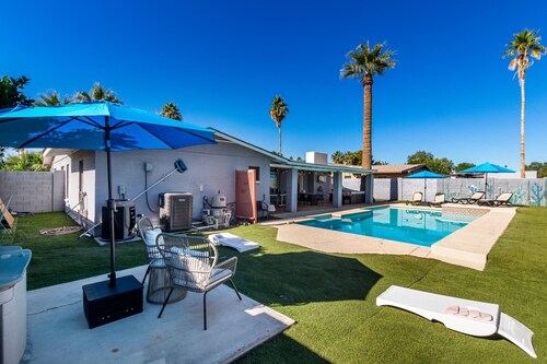 NEW - The Desert Bloomhouse With Heated Pool