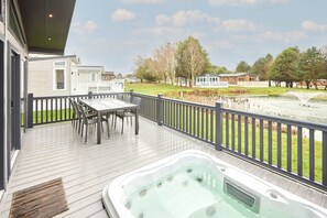 2 bedrooms - Host Stay The Water Hole Lodge (York)