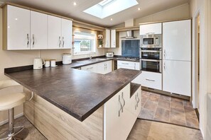 House - Host Stay The Water Hole Lodge (York)