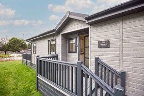 House - Host Stay The Water Hole Lodge (York)