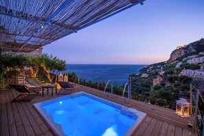 Unclassified image, 2 of 37, button