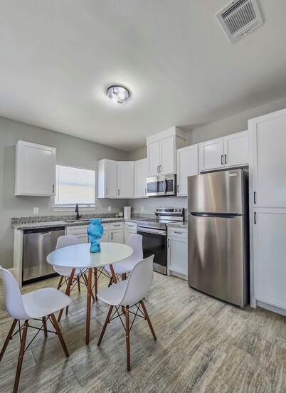 furnished 1 bedroom condo steps away Kickapoo Lucky Eagle Casino, Eagle Pass Tx