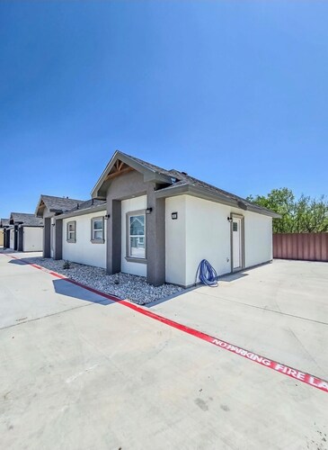 furnished 1 bedroom condo steps away Kickapoo Lucky Eagle Casino, Eagle Pass Tx