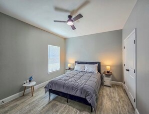 1 habitación, tabla de planchar con plancha, wifi y ropa de cama 