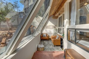 House (4 Bedrooms) | Interior - Forest-view Group Getaway, 4 Mi to Dtwn Flagstaff (Flagstaff)