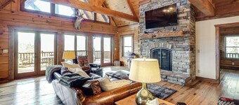Game Room + Deck: Spacious Spruce Pine Retreat!