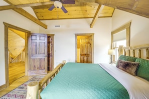 House (5 Bedrooms) | Interior