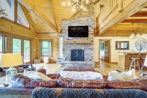 House (5 Bedrooms) | Interior