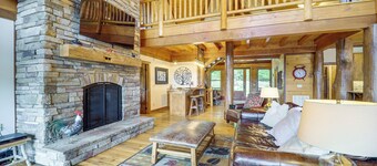 Game Room + Deck: Spacious Spruce Pine Retreat!