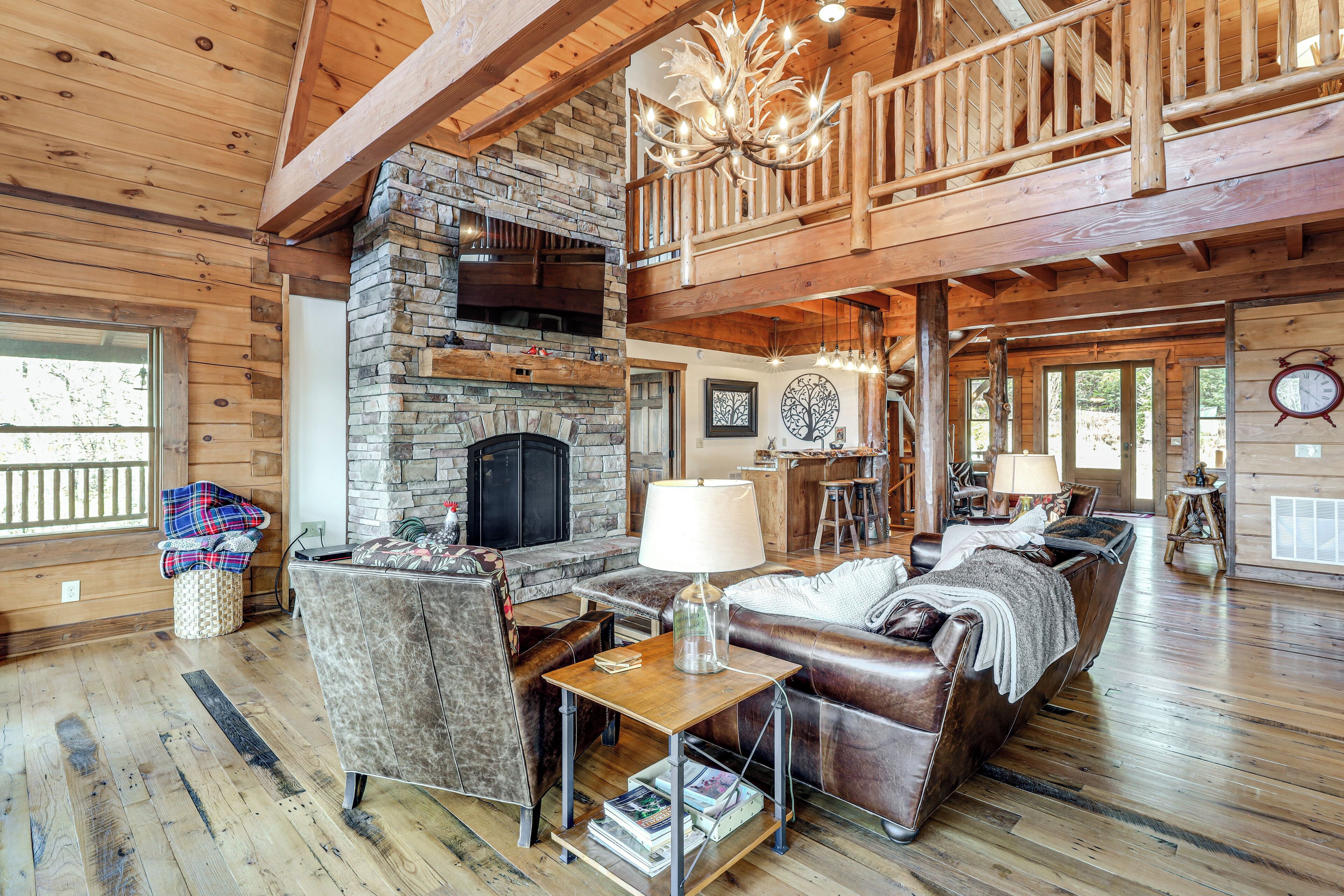 House (5 Bedrooms) | Interior